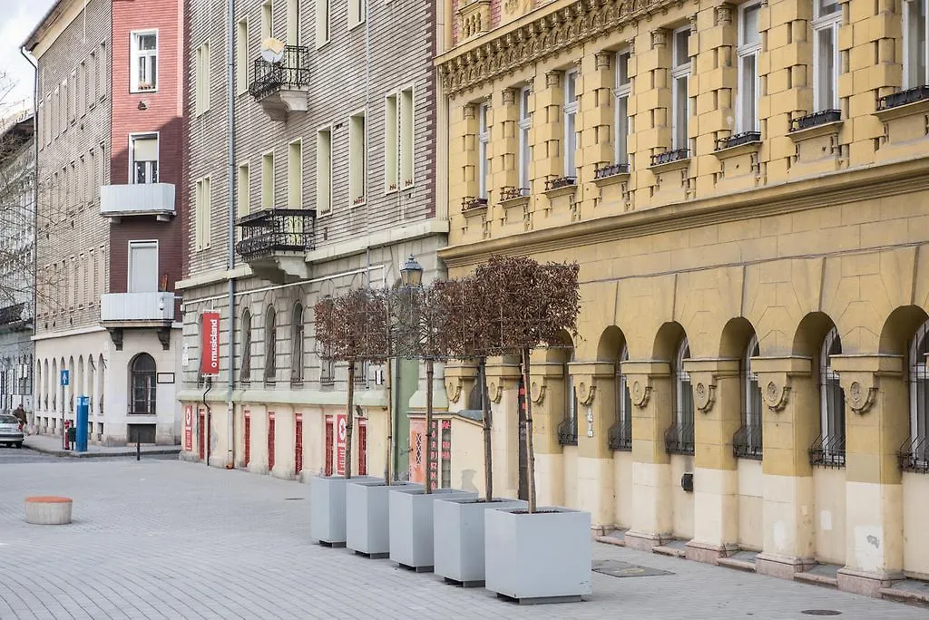 New York Cafe Apartment In Center Budapest